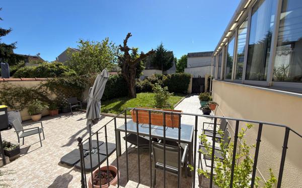 Maison à vendre    5 pièces • 131 m2 Saint-Maur-des-Fossés