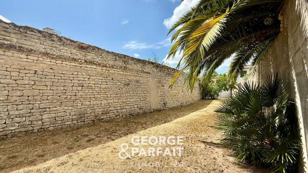 Maison centre village à rénover La Flotte 6 pièces 145m²