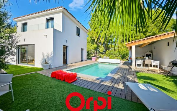 Maison à vendre    6 pièces • 160 m2 Saint-Cyr-sur-Mer