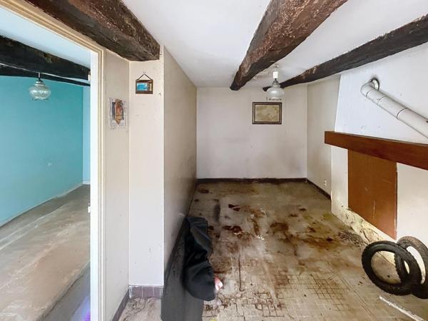 Longère à rénover avec plus de 500 m² de terrain