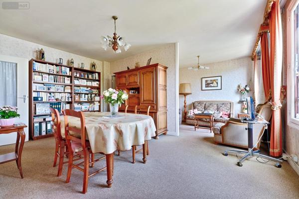 Appartement à vendre à Aubervilliers en Seine-Saint-Denis (93300), ref : AUBERVILLIERS 4P   
Mairie d'Aubervilliers