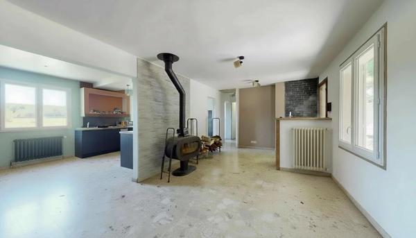 Vente                                                      Maison
                        
                     3 pièces                      73 m2                     à Saint-Prest