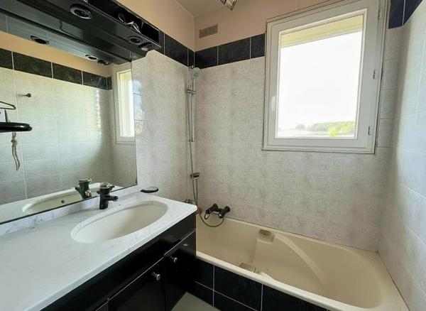 Vente                                                      Maison
                        
                     3 pièces                      73 m2                     à Saint-Prest
