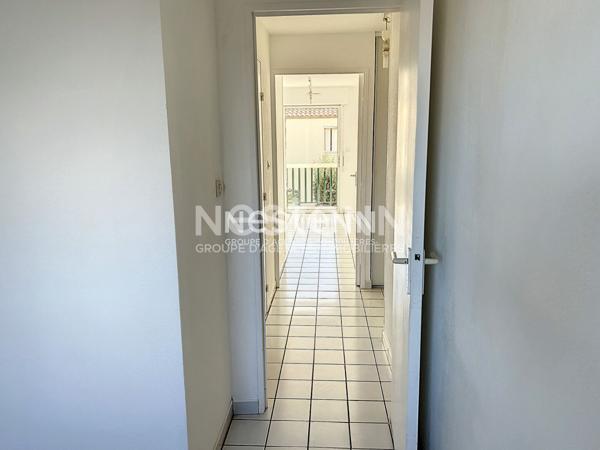 FRONTIGNAN-PLAGE, APPARTEMENT T2 DE 31 M2 ET PARKING DANS UNE RESIDENCE AVEC PISCINE EN BORD DE PLAGE ET PARKING PRIVE A VENDRE