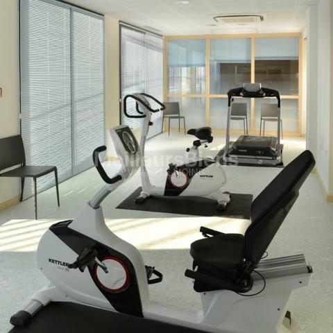 Fréjus/St Raphaël- Appartement T2 belle terrasse et parking dans résidence sécurisée récente