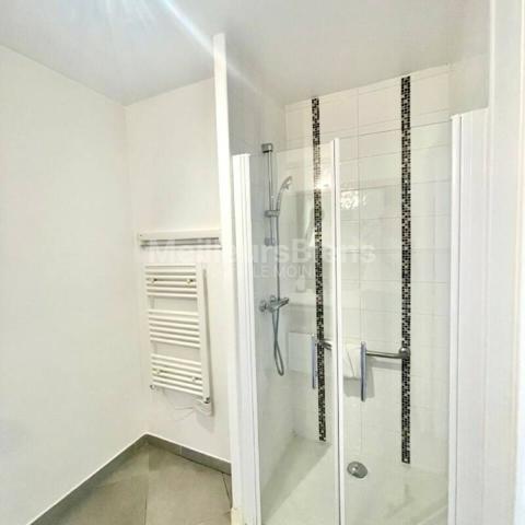 Fréjus/St Raphaël- Appartement T2 belle terrasse et parking dans résidence sécurisée récente