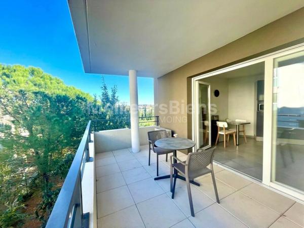 Fréjus/St Raphaël- Appartement T2 belle terrasse et parking dans résidence sécurisée récente