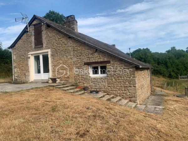 Maison proche de  Bais. Située entre Saint-Thomas de Courceriers et Saint Pierre, venez découvrir cette maison.

Pour un total de près de 80m² sur terrain arboré en limite auditive de la rivière.

Cette maison contenant une cuisine, une salle de bain , 2 chambres, un salon, un wc et un  espace à l'étage pouvant servir de salle de jeux ou de petite chambre. En bonus vous y découvrirez un petit loft et une terrasse surélevée.

Pas entièrement rénovée, avec de beaux volumes et un joli potentiel, venez découvrir cette maison qui retient l'attention de part son environnement et son charme.

DPE en cours.

Plus de photos et informations sur demandes.