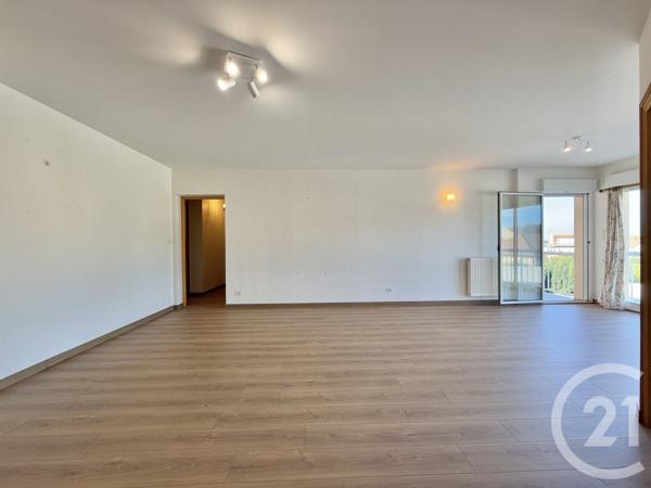 Appartement F4 à vendre  5 pièces - 101,20 m2 YZEURE - 03