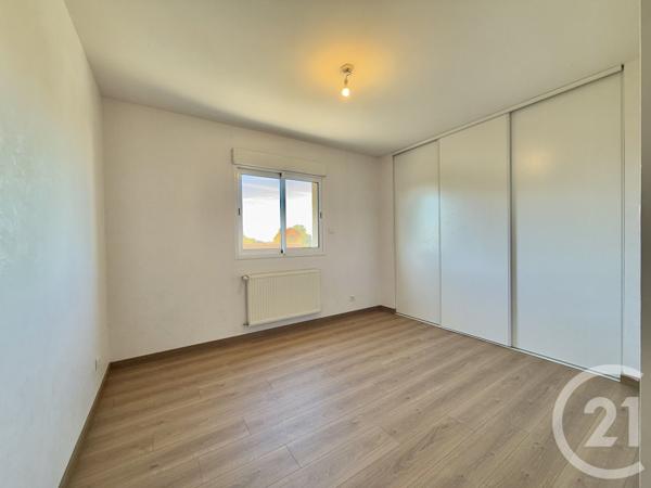 Appartement F4 à vendre  5 pièces - 101,20 m2 YZEURE - 03