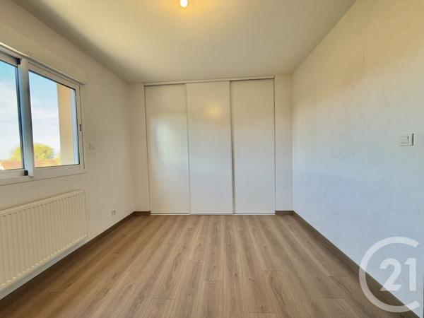 Appartement F4 à vendre  5 pièces - 101,20 m2 YZEURE - 03