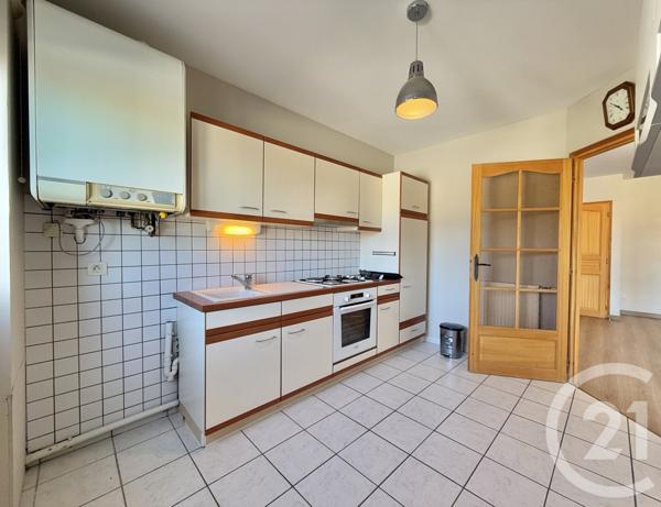 Appartement F4 à vendre  5 pièces - 101,20 m2 YZEURE - 03