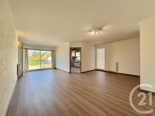 Appartement F4 à vendre  5 pièces - 101,20 m2 YZEURE - 03