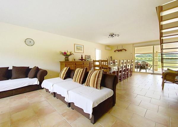 Grande maison de 180 m² avec dépendance au calme dans la nature proche de Montauban