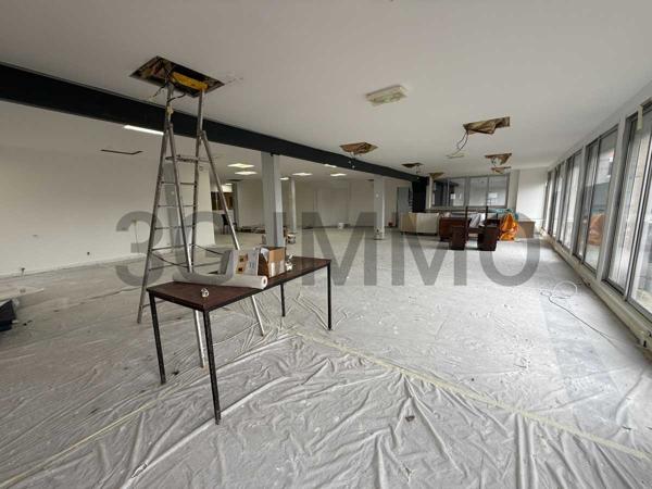 Location / Local Commercial