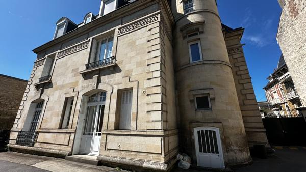 COMPIÈGNE ? LOCAL COMMERCIAL DE STANDING DE 113,82 M² ? IMMEUBLE DE CARACTÈRE