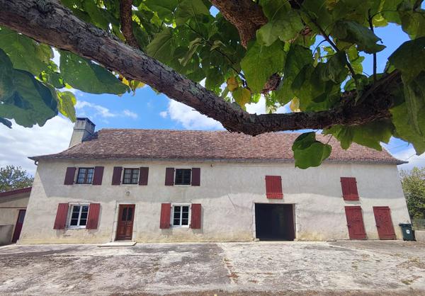 Ferme du XVIIIe siècle avec 16 hectares de terrain