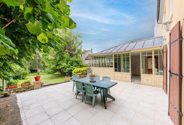 MAISON de 235 m² habitables sur jardin clos de 1 100 m² à vendre à Triel sur Seine (78)