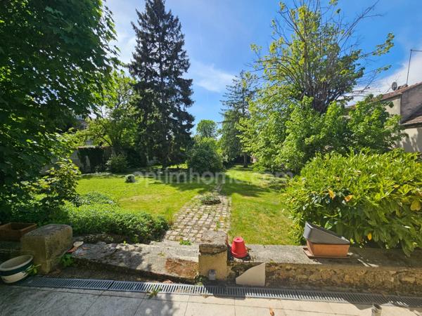 MAISON de 235 m² habitables sur jardin clos de 1 100 m² à vendre à Triel sur Seine (78)