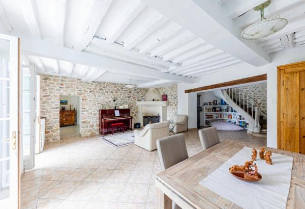 MAISON de 235 m² habitables sur jardin clos de 1 100 m² à vendre à Triel sur Seine (78)