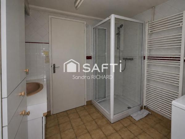 MAISON FAMILIALE, 4 CHAMBRES, BUREAU ET GARAGE