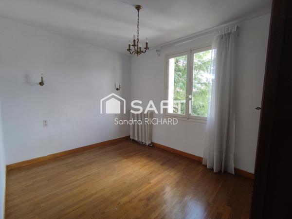 MAISON FAMILIALE, 4 CHAMBRES, BUREAU ET GARAGE
