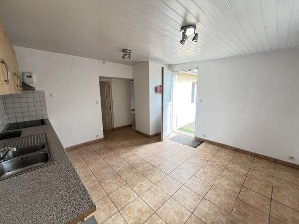 Maison à louer 640 € CC Plestin-les-Grèves 2 p 59 m² DPE D