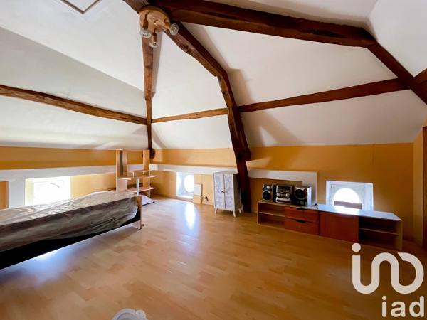 Maison 6 pièces de 142 m² à Villeneuve-la-Guyard (89340)