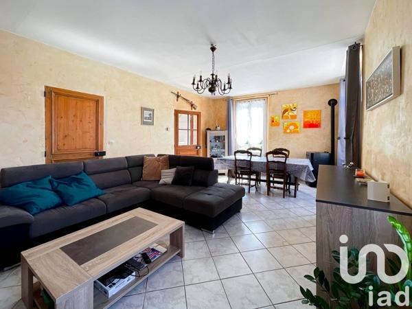 Maison 6 pièces de 142 m² à Villeneuve-la-Guyard (89340)