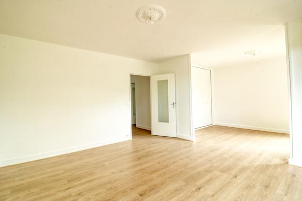 Appartement à louer à Antony 4 pièces 71.30 m2 avec 2 chambres et balcon