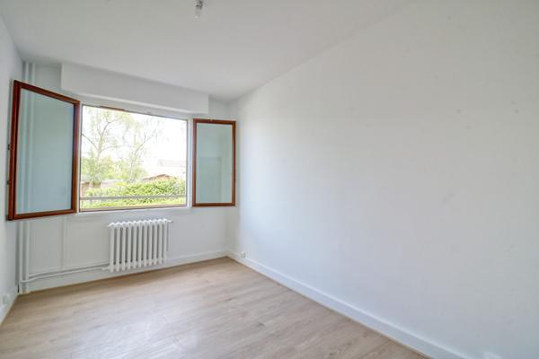 Appartement à louer à Antony 4 pièces 71.30 m2 avec 2 chambres et balcon
