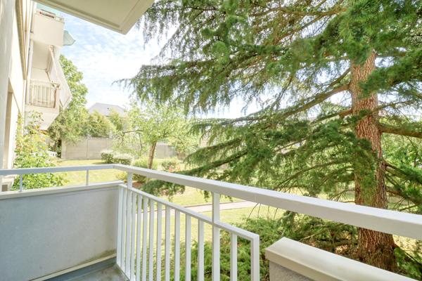 Appartement à louer à Antony 4 pièces 71.30 m2 avec 2 chambres et balcon
