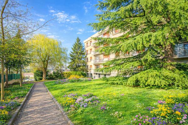 Appartement à louer à Antony 4 pièces 71.30 m2 avec 2 chambres et balcon