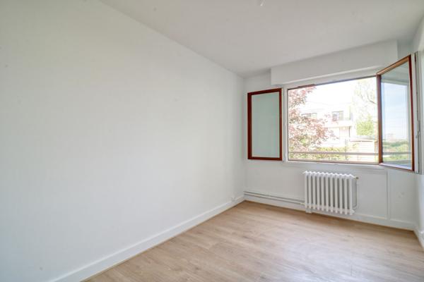 Appartement à louer à Antony 4 pièces 71.30 m2 avec 2 chambres et balcon