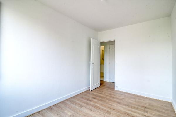 Appartement à louer à Antony 4 pièces 71.30 m2 avec 2 chambres et balcon