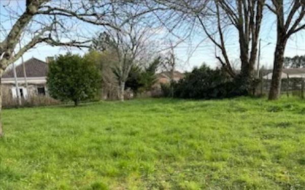 Terrain à vendre |  Guîtres |  300 m²