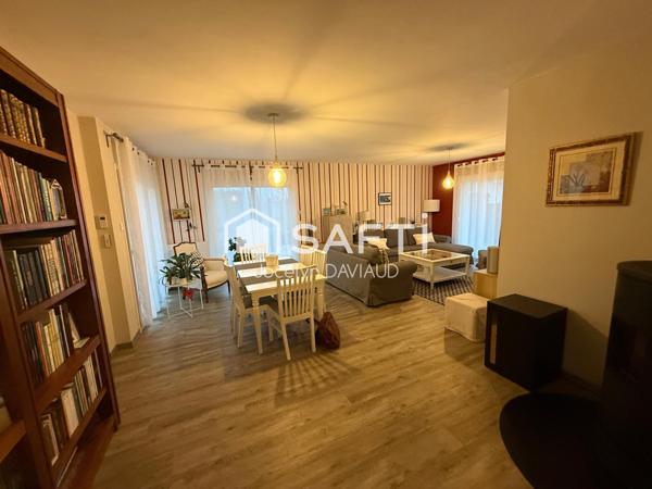 Déposez vos valises dans cette jolie maison