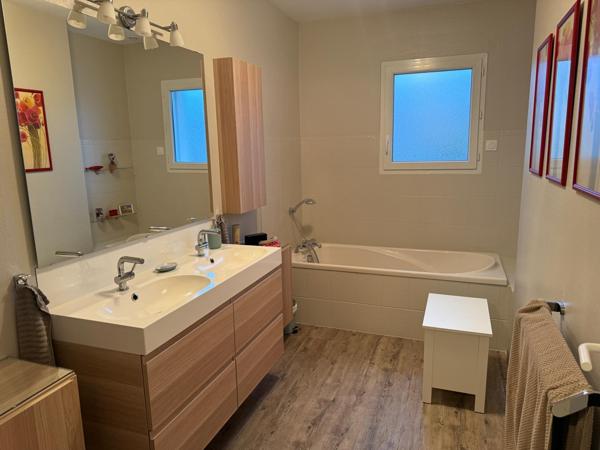 Déposez vos valises dans cette jolie maison