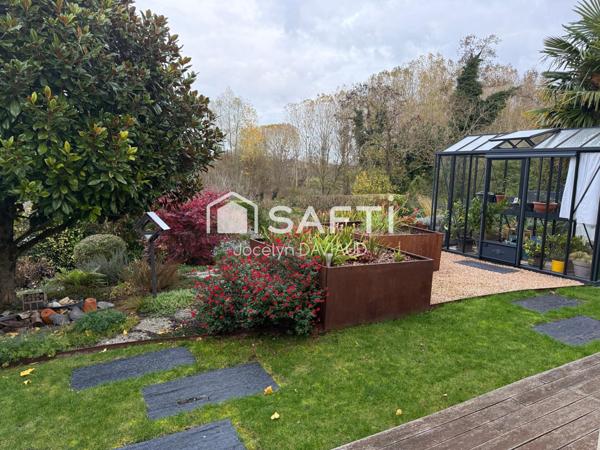 Déposez vos valises dans cette jolie maison