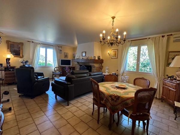 Dpt Vaucluse (84), à vendre APT maison P4 de 95 m² - Terrain de 6 634,00 m² - Plain pied