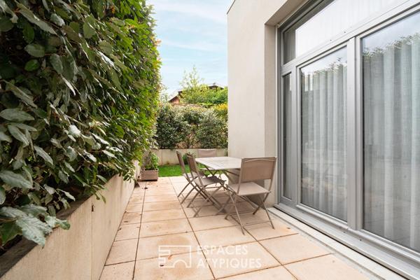 Duplex avec jardin et terrasse