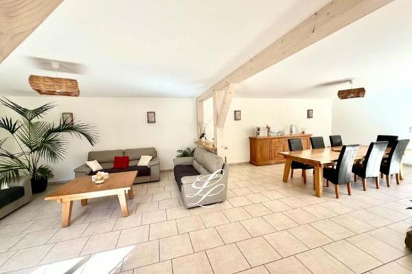 Vente - Maison 7 pièces 240 m 2 MEZERAY (72270)