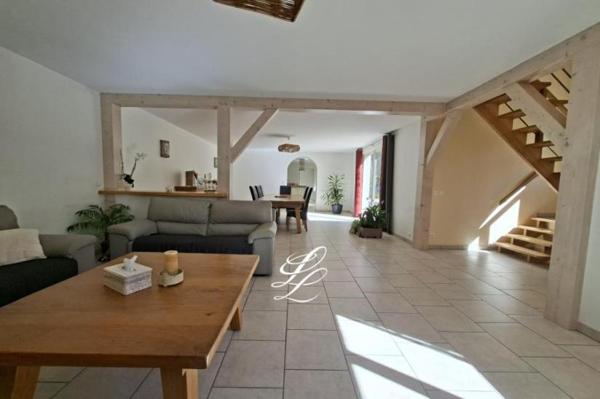 Vente - Maison 7 pièces 240 m 2 MEZERAY (72270)
