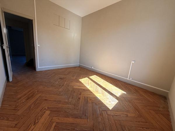 Appartement 2 CHAMBRES - CARCASSONNE proche CENTRE