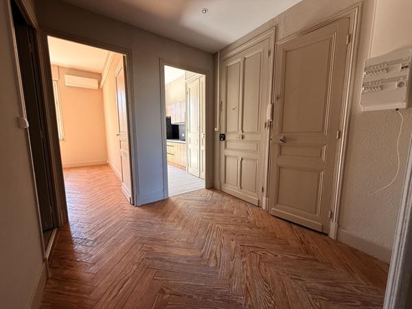Appartement 2 CHAMBRES - CARCASSONNE proche CENTRE