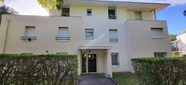 Nantes Eraudière :  Exclusivité ! En dernier étage bel appartement T4 de 1999, 3 chambres, loué non meublé, terrasse 23 m² proche Erdre !
