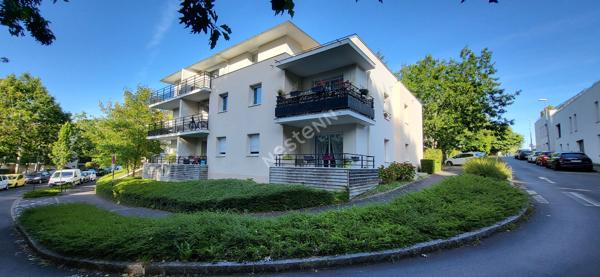 Nantes Eraudière :  Exclusivité ! En dernier étage bel appartement T4 de 1999, 3 chambres, loué non meublé, terrasse 23 m² proche Erdre !