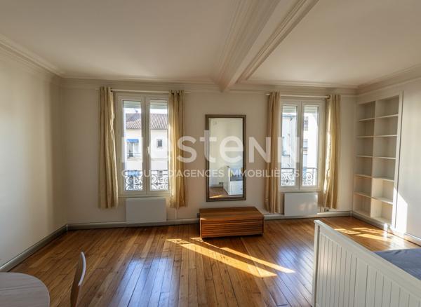 Appartement Courbevoie 2 pièce(s) 47.52 m2