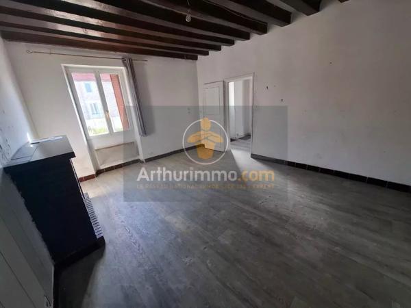 Vente                                                      Maison
                        
                     6 pièces                      104 m2                     à La Ferté-Gaucher