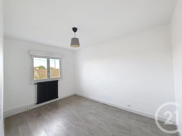 Maison à vendre  4 pièces - 73,64 m 2   YZEURE  - 03